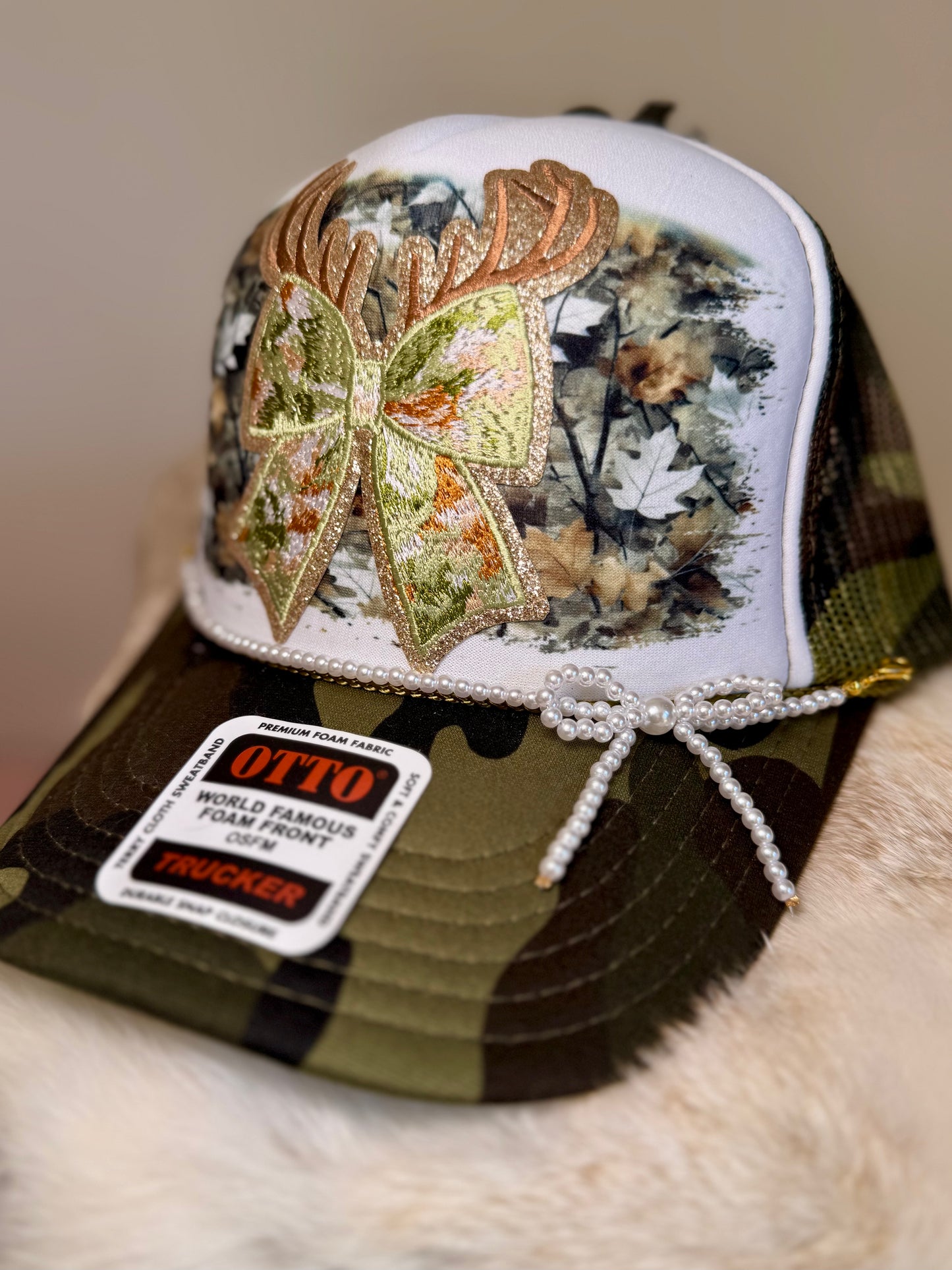 Camo Antler & Bow Trucker Hat